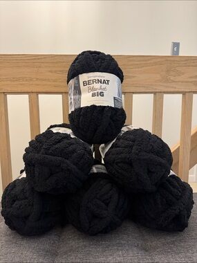 Bernat Blanket Big Plush Yarn - Black